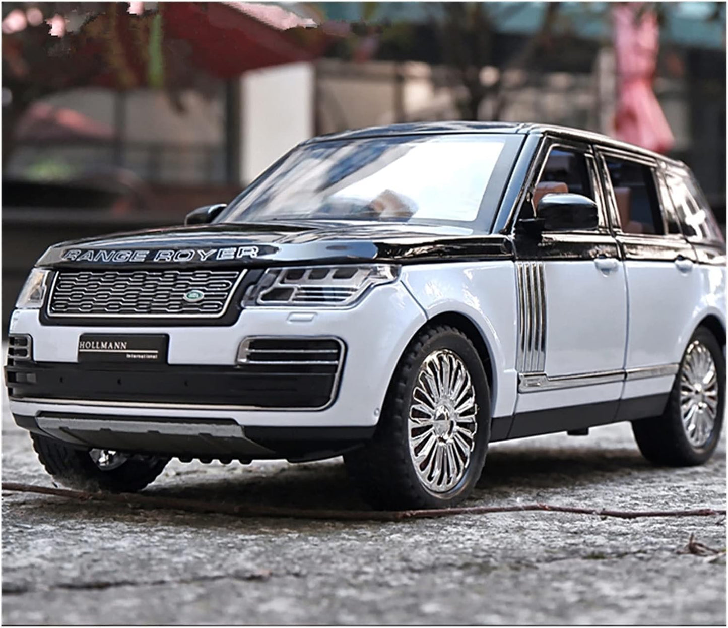 Land Rover Range Rover 1:24 mfano wa gari la kifahari.
